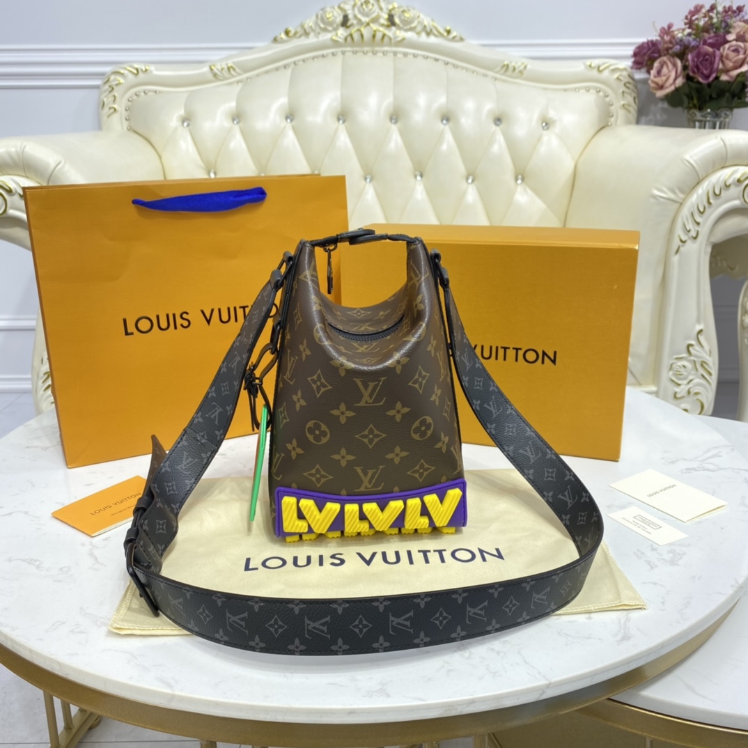 Louis Vuitton CRUISER MESSENGER Handbag Monogram M57966